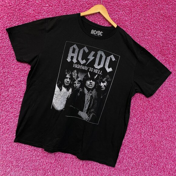 AC/DC Highway to Hell Album Cover Oversized Hard Rock Tee 2X - Picture 3 of 4